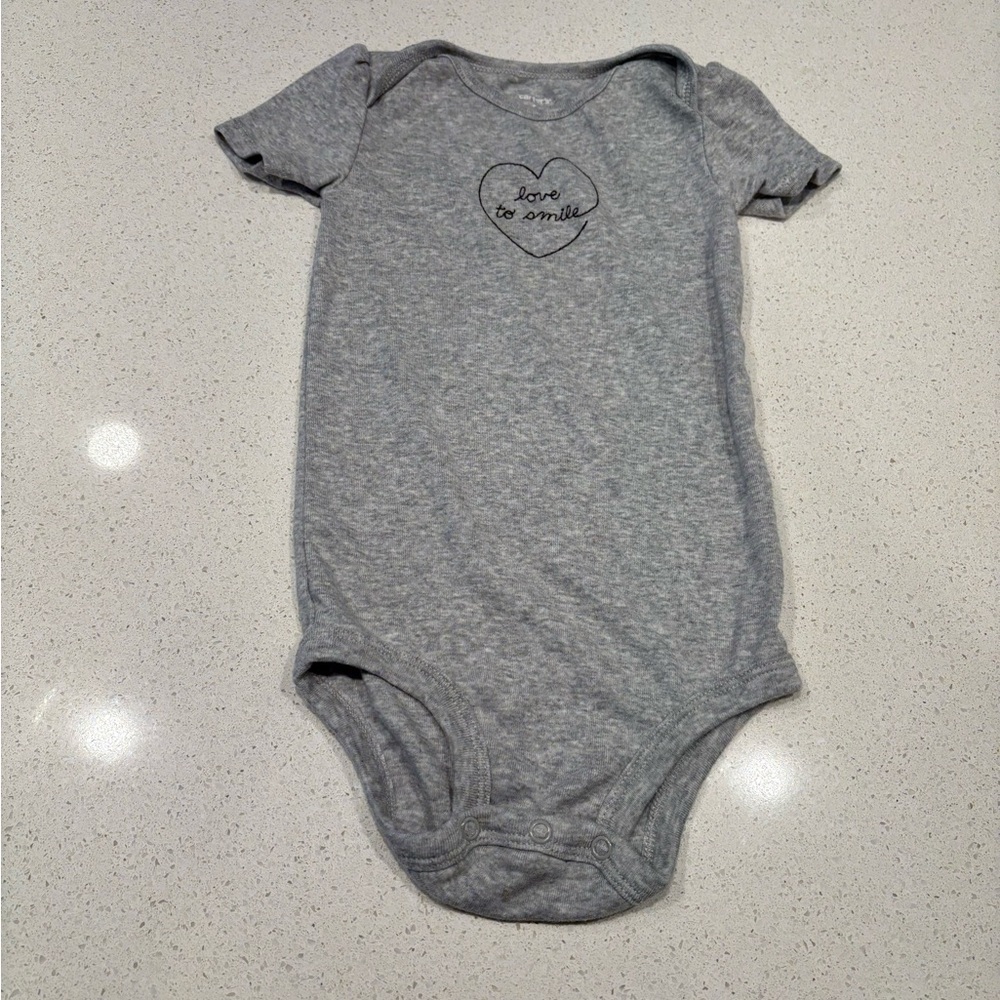 6 PIECE BUNDLE! Carter’s 24 months - Picture 3 of 5